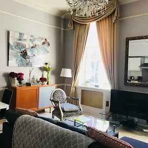 City Centre Georgian Style Apartment